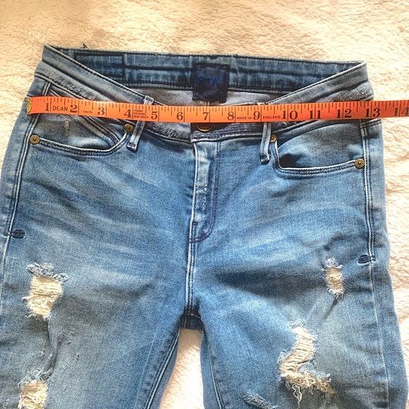 RtA (road to awe) icon high rise distressed size 25 jeans - Picture 7 of 8